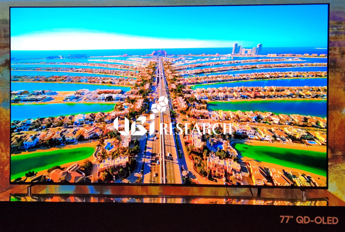 サムスンディスプレイがCES2023で展示した77インチQD-OLED TV